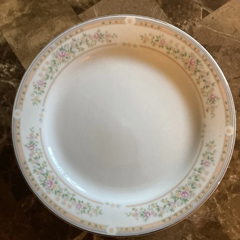 Kentfield & Sawyer Fine China Porcelain plates Set of 4 Vintage